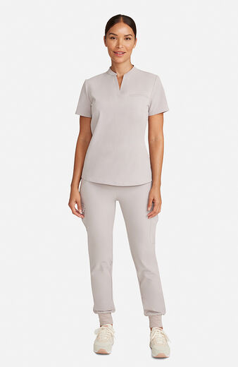 Women's Taiga Welt Pocket Scrub Top Women's Taiga Welt Pocket Scrub Top
