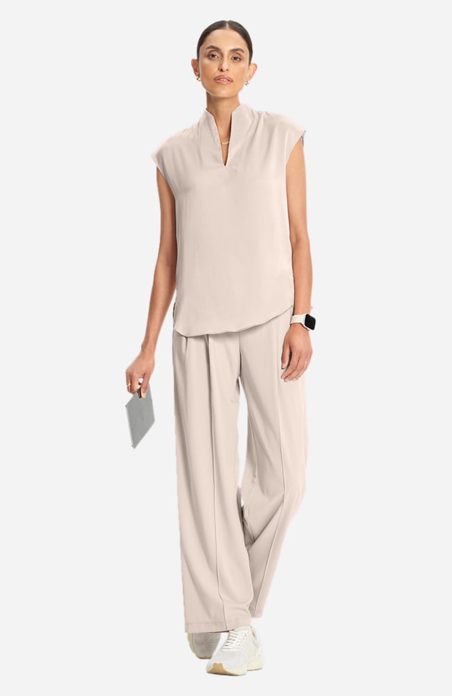 Women's Scrub Set: Silk Dolman V-Neck Top & Pleated Wide Leg Pant, TAT Toasted Tan | brown, large