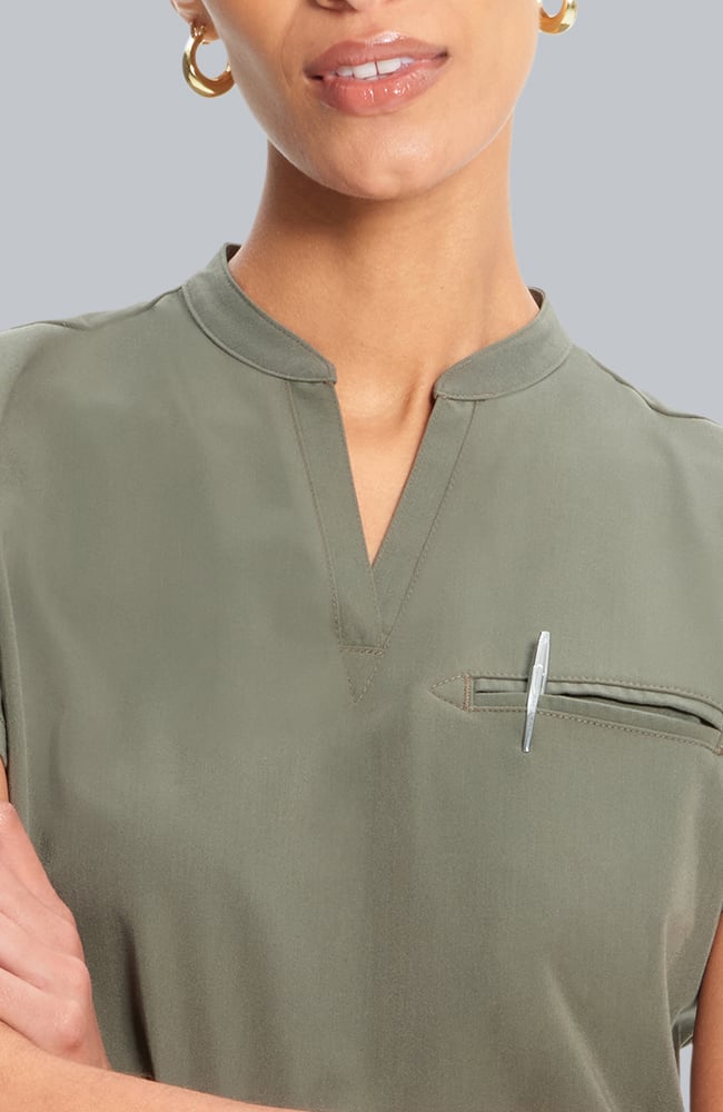 Women's Scrub Set: Taiga Welt Pocket Top & Anemone Straight Leg Pant, OLV Olive | olive, large