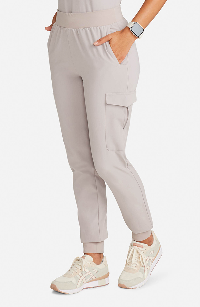Women's Scrub Set: Taiga Welt Pocket Top & Bosque Jogger Pant, WMS Warm Stone | grey, large
