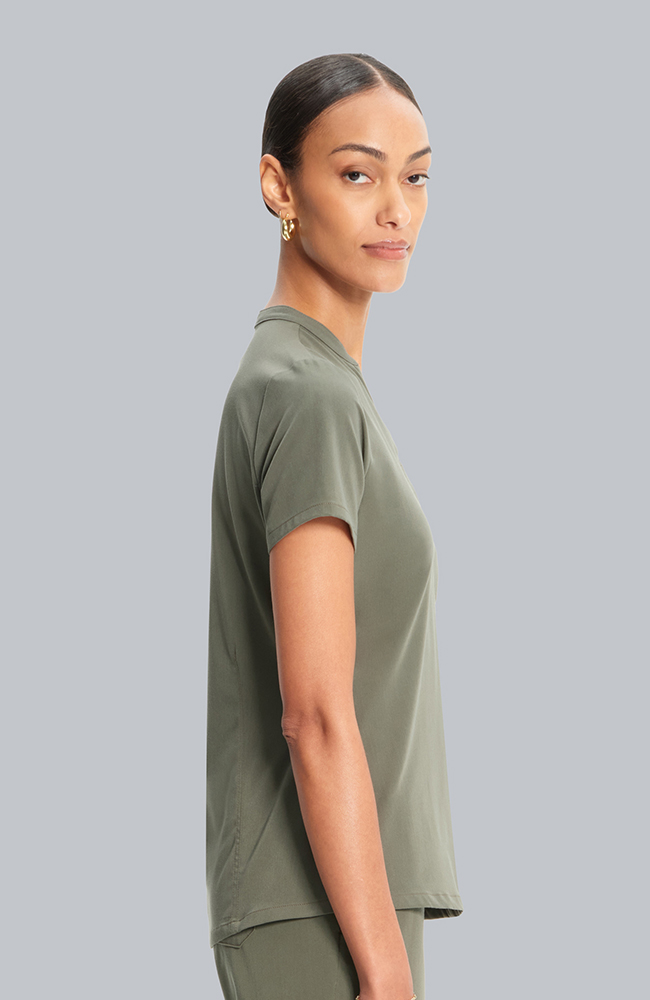 Women's Taiga Welt Pocket Scrub Top, OLV Olive | olive, large