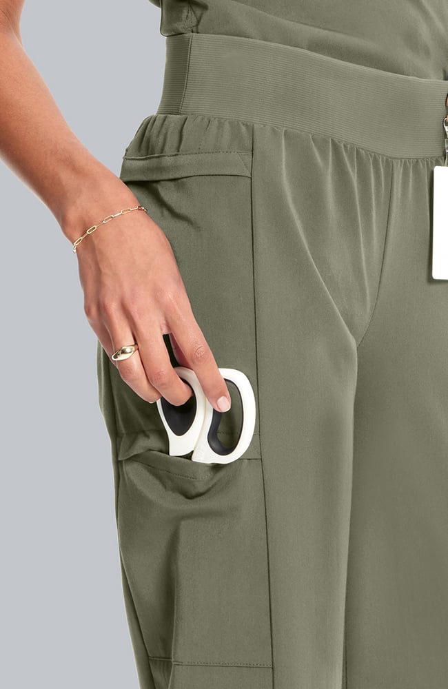 Women's Scrub Set: Taiga Welt Pocket Top & Anemone Straight Leg Pant, OLV Olive | olive, large