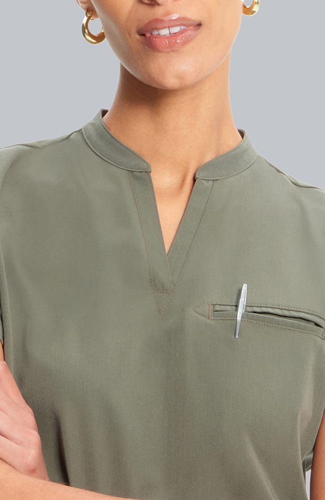Women's Taiga Welt Pocket Scrub Top, OLV Olive | olive, large