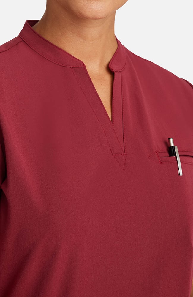 Women's Taiga Welt Pocket Scrub Top, CHW Cherry Wood | red, large