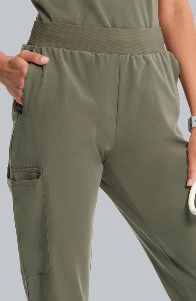 Women's Bosque 5-Pocket Jogger Scrub Pant, OLV Olive | olive, large