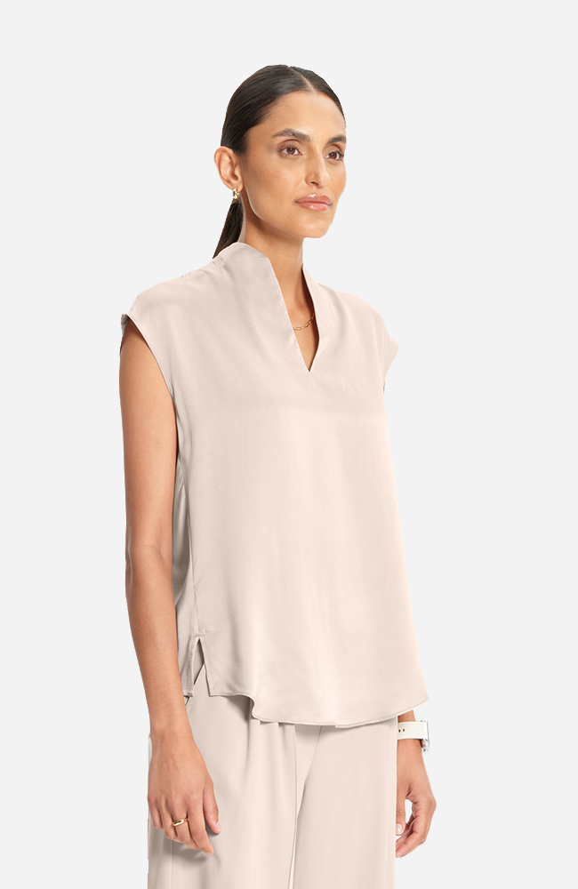 Women's Scrub Set: Silk Dolman V-Neck Top & Pleated Wide Leg Pant, TAT Toasted Tan | brown, large